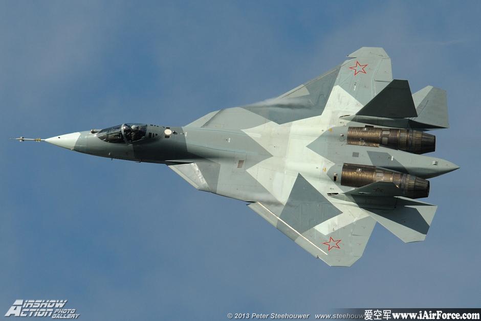 2013莫斯科航展第一天飞行表演 T-50
