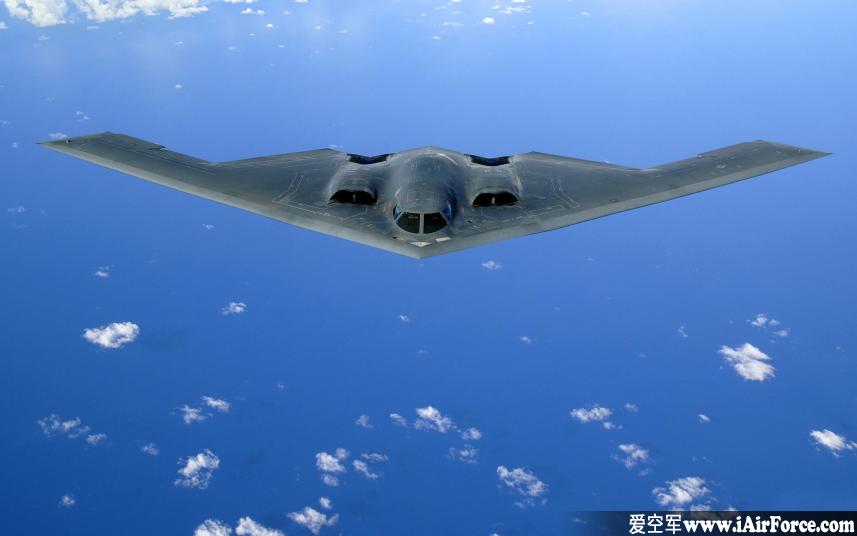B-2 隐形轰炸机 单机飞行