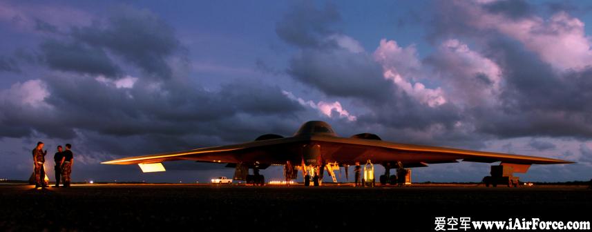 B-2 隐形战略轰炸机 