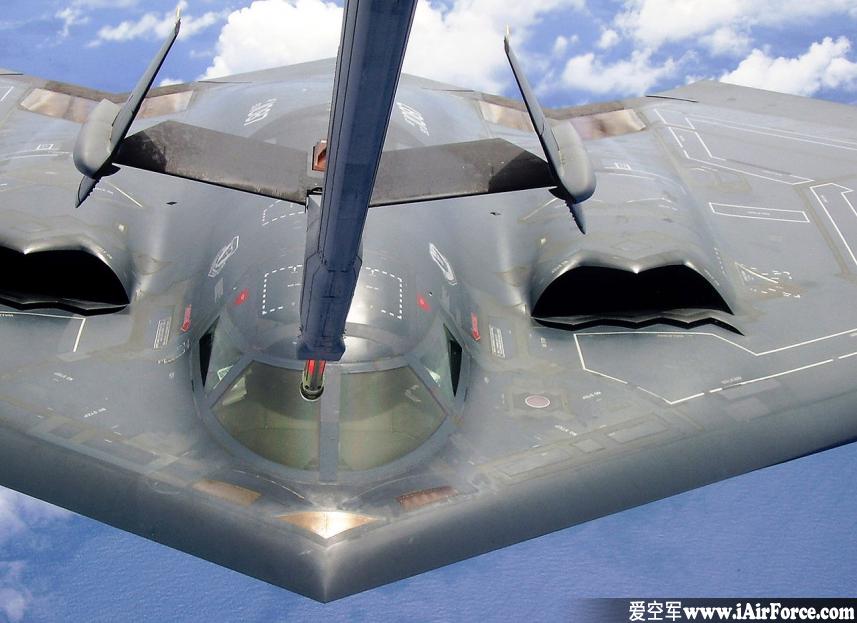 B-2 隐形轰炸机 空中加油