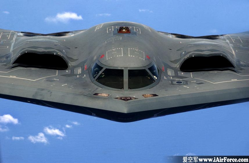 B-2 隐形轰炸机 空中飞行