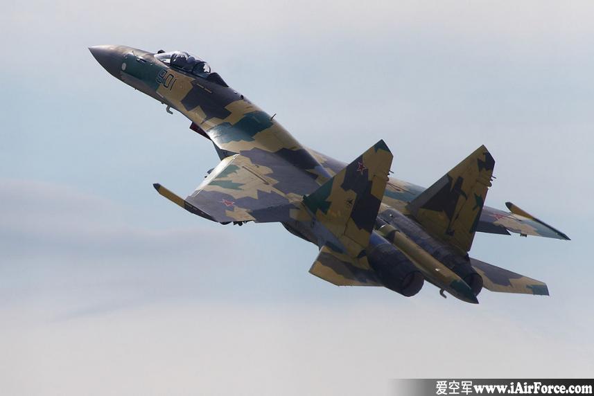  Su-35 爬升