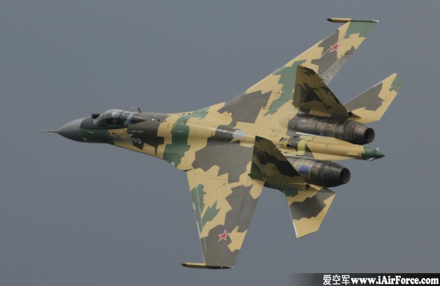  Su-35 单机飞行