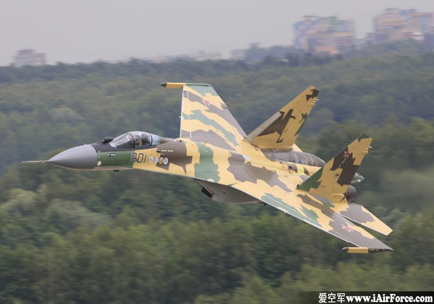 Su-35 空中飞行