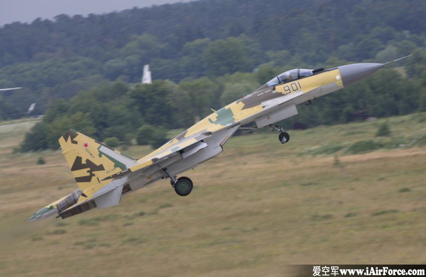 Su-35 起飞爬升