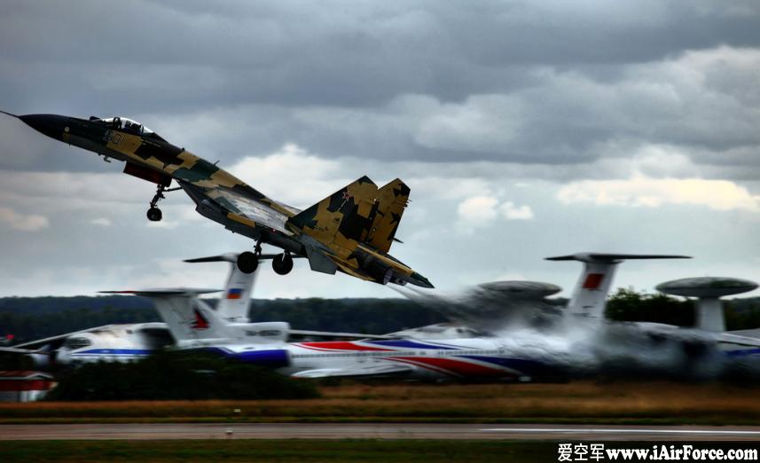 Su-35 起飞爬升