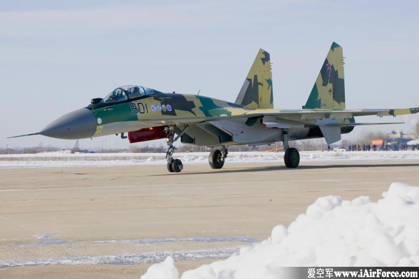 苏-35 冬季机场 Su-35
