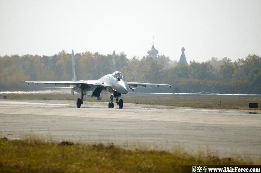 苏-35 滑行 Su-35