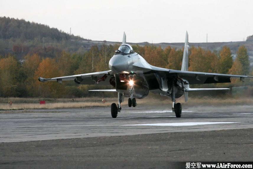 苏-35 起飞Su-35