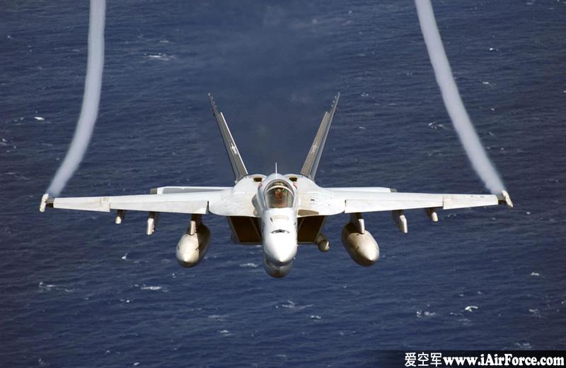 F/A-18EF 超级大黄蜂 掠海飞行 (F-18E)