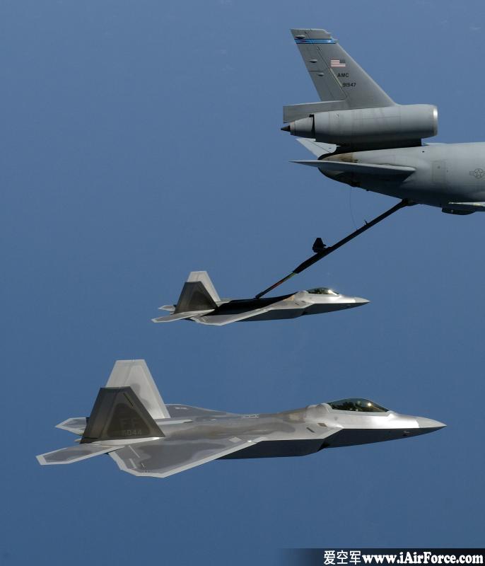 F/A-22A 空中加油