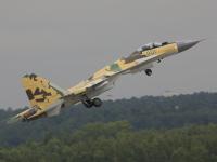  Su-35 起飞爬升收起落架