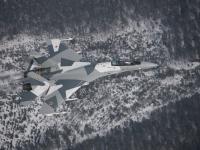 Su-35 俯拍飞跃积雪覆盖的山区