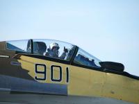 Su-35 飞行员准备起飞