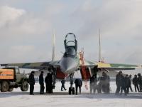 苏-35 起飞前机务准备 Su-35