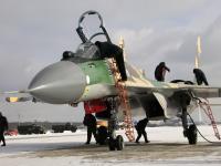 苏-35 机场地面飞行准备 