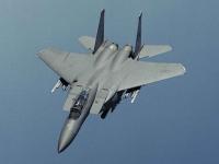 F-15E 攻击鹰 (Strike Eagle) 单机飞行