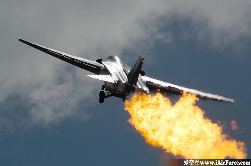 F-111 "土豚"战斗轰炸机(Aardvark）