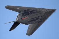 F-117 隐形战斗机 (夜鹰 Nighthawk)